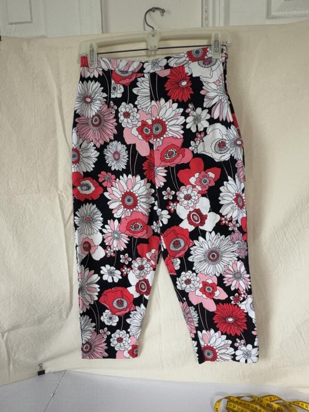Briggs Capri Pants Womens 8P Multicolor Floral Print Stretch Twill Pull On